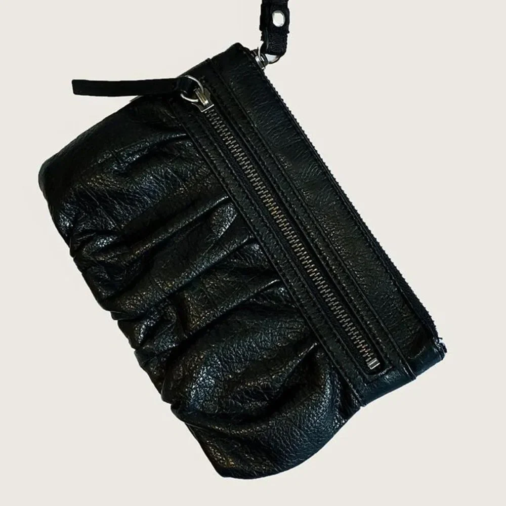 Simply Vera Vera Wang Wristlet NWOT - Picture 2 of 8